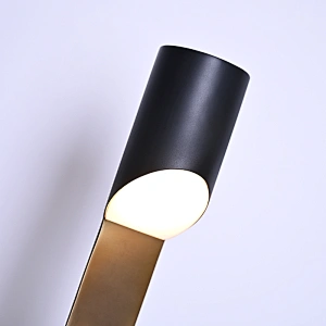 Oblique cutting minimalist style dimmable LED desk lamp